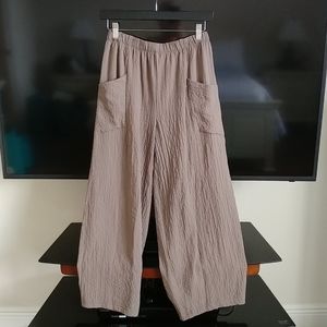 Yushi 🇺🇸 NWT Taupe Pants